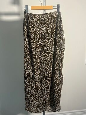 Leopard-Print Maxi Skirt in Beige & Black